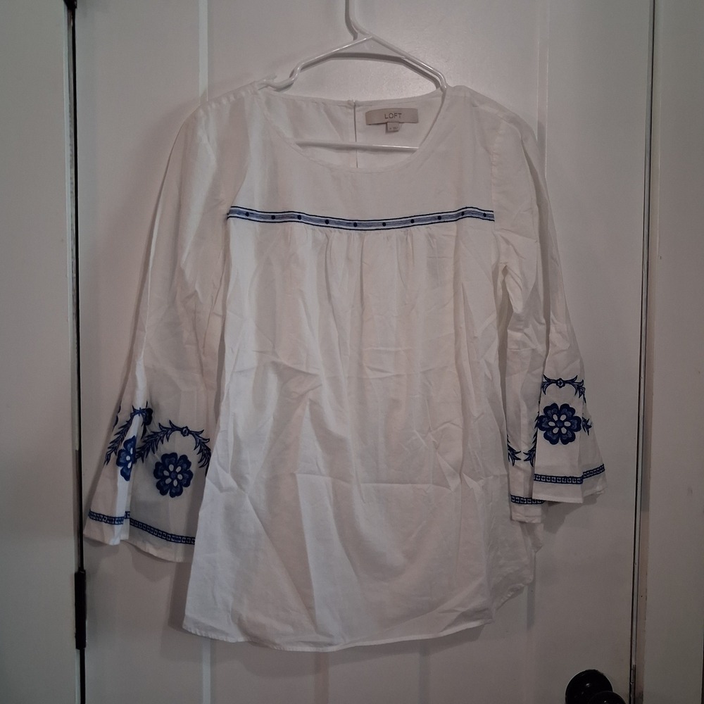 LOFT Blouse Women M White Blue Embroidered Bell Sleeve Boho Peasant Top Casual
